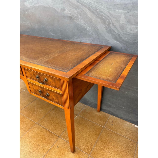 Brown English Georgian Revival Walnut Writing Desk with Drop Leaves, Mid-20th Century For Sale - Image 8 of 12