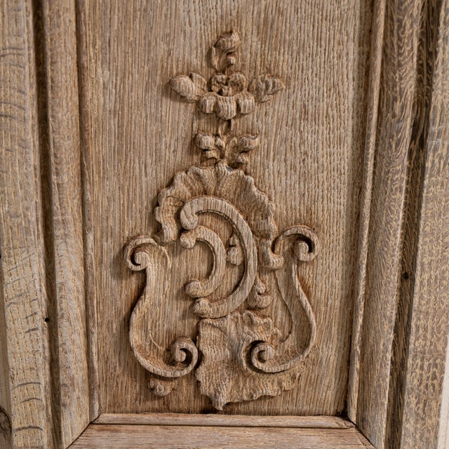 Provençal Oak Vitrine, Rustic Charm, French Rustic Design, France, Circa 1820 For Sale - Image 14 of 17