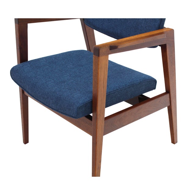 Mid-Century Modern Solid Walnut Newly Upholstered Set of Four Gunlocke Chairs Risom Style For Sale - Image 3 of 10