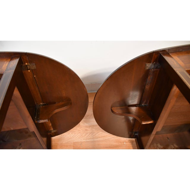 1920 Pair of English Hepplewhite Mahogany & Satinwood Inlay Pembroke Side Tables / End Tables For Sale - Image 18 of 18