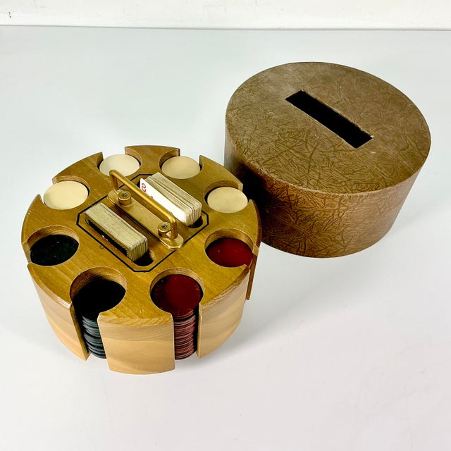 1950s Vintage Americana Boho Chic Bakelite Poker Chips and Wood Caddy With Cover For Sale - Image 4 of 11