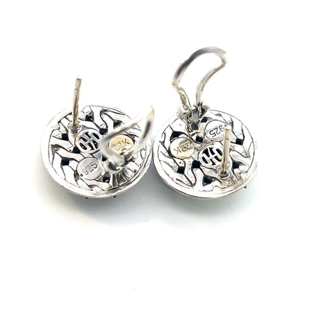 1990s 1990s Pair of John Hardy Estate Post Palu Clip on Earrings Sterling Silver 22k Yellow Gold For Sale - Image 5 of 5
