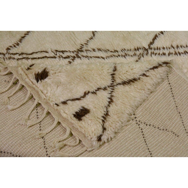 Moroccan Hand Knotted Wool Rug, 10'x14' For Sale In New York - Image 6 of 6