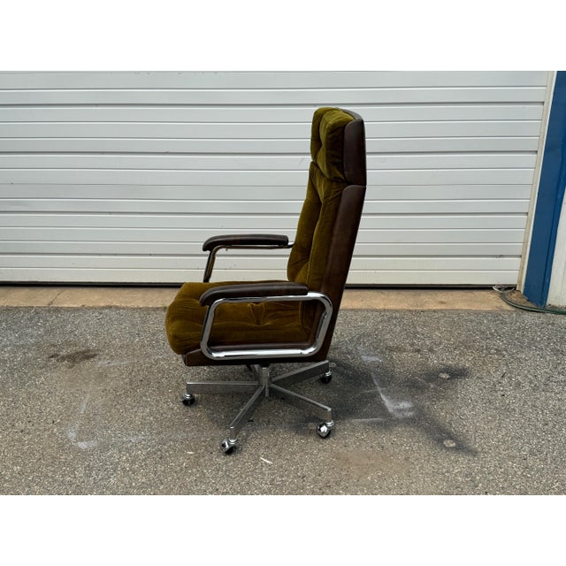 Vintage Mid-Century Modern Olive Velvet High Back Executive Office Chair For Sale - Image 12 of 12