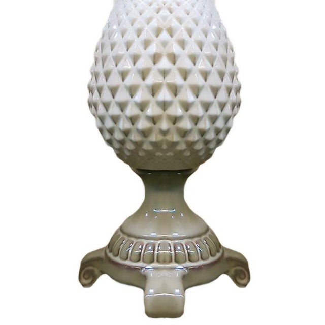 White Mid 20th Century Mid-Century Modern White Ceramic Pineapple Pedestal Lamp - Single For Sale - Image 8 of 10