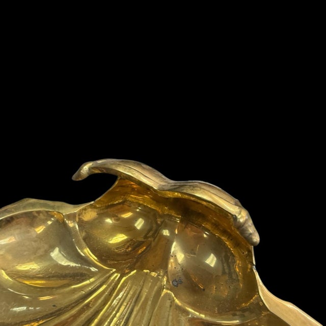 1970s Hollywood Regency Decorative Crafts Brass Shell Grotto Serving Dish Cachepot For Sale - Image 4 of 6