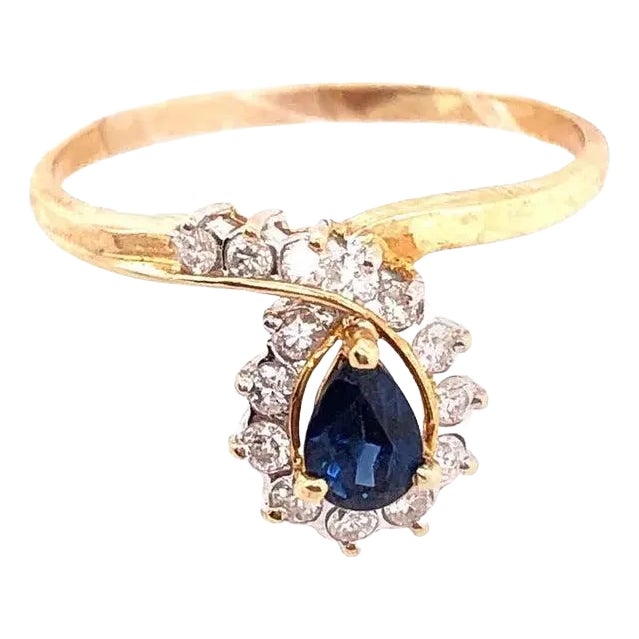 14 Karat Yellow and White Gold Sapphire and Diamond Halo Ring 70.00 TDW, Size 6.5 For Sale