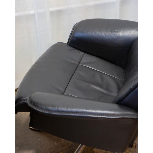 Pair Img Comfort Norwegian Leather Swivel and Reclining Lounge Chairs With Ottomans, Mid-20th Century For Sale - Image 12 of 18