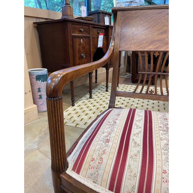 Mid 20th Century Vintage Neoclassical Sheraton Revival Mahogany Settee For Sale - Image 5 of 10