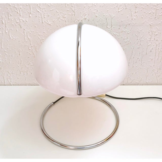 1960s Conchiglia Table Lamp by Luigi Massoni and Luciano Buttura for Guzzini from Meblo, Yugoslavia, 1960s For Sale - Image 5 of 18