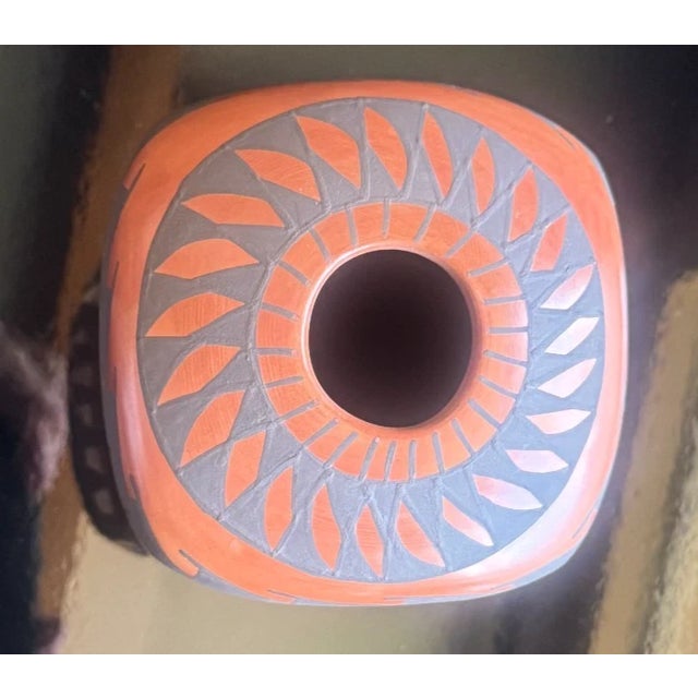 Mexican Armando Silveira Jr. Mata Ortiz Squared Form Vessel, Orange and Slate Geometric For Sale - Image 3 of 4
