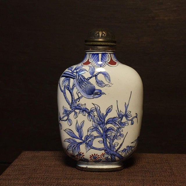 Late 20th Century Vintage Painted Enamel on Copper Snuff Bottle – Blue & White Bird & Peony Motif For Sale - Image 5 of 9