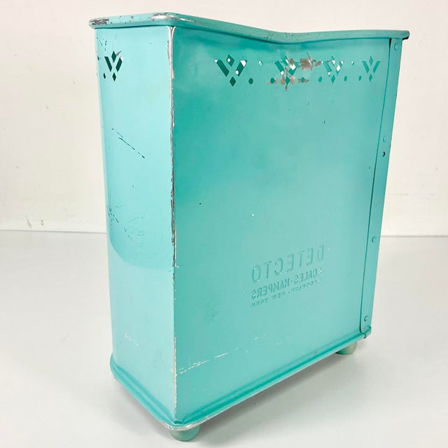 1950s Vintage Hollywood Regency Boho Chic Turquoise Handpainted Flora Metal Wastebasket For Sale - Image 10 of 18