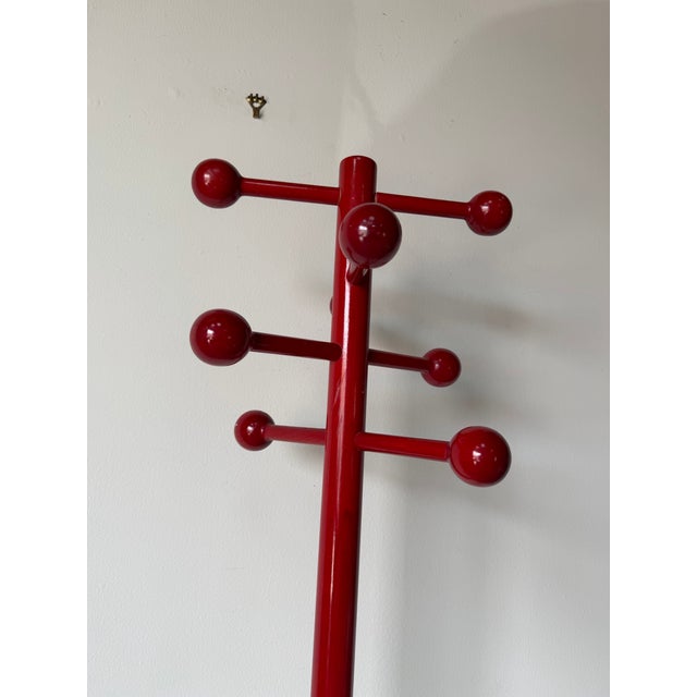 1980s 1980’s Italian Postmodern Memphis Style Red Stained Wood Floor Standing Hat & Coat Stand For Sale - Image 5 of 12