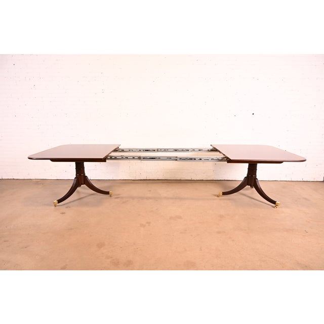 Baker Furniture Stately Homes Georgian Banded Mahogany Double Pedestal Extension Dining Table | Newly Refinished For Sale In South Bend - Image 6 of 14