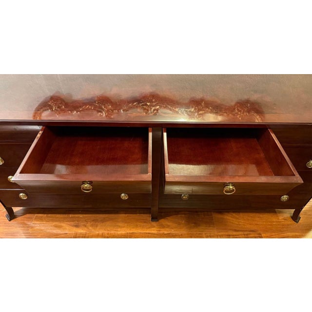 Victorian 1990s Elegant Solid Mahogany Credenza / Dresser – Beautiful Craftsmanship For Sale - Image 3 of 3