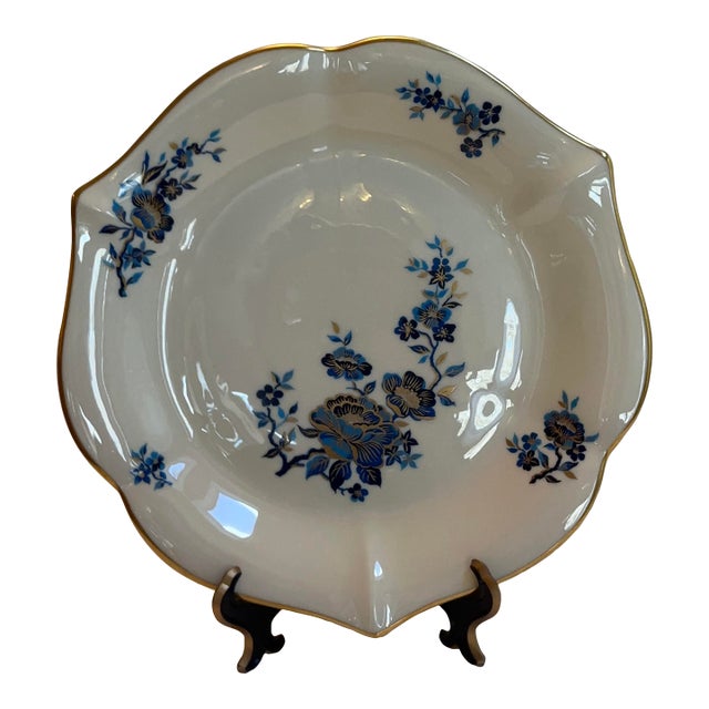 1980s Lenox "Pagoda" Pattern 11 Inches Diameter Cake Platter Scalloped Edges, Floral Design in Ivory and Blue With 24k Gold Trim For Sale