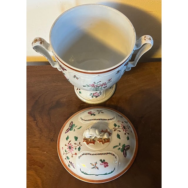 Antique 18th Century Chinese Export Famille Rose Porcelain Trophy Cup or Urn With Handles & Cover Butterflies & Flowers Circa 1790 For Sale - Image 12 of 18