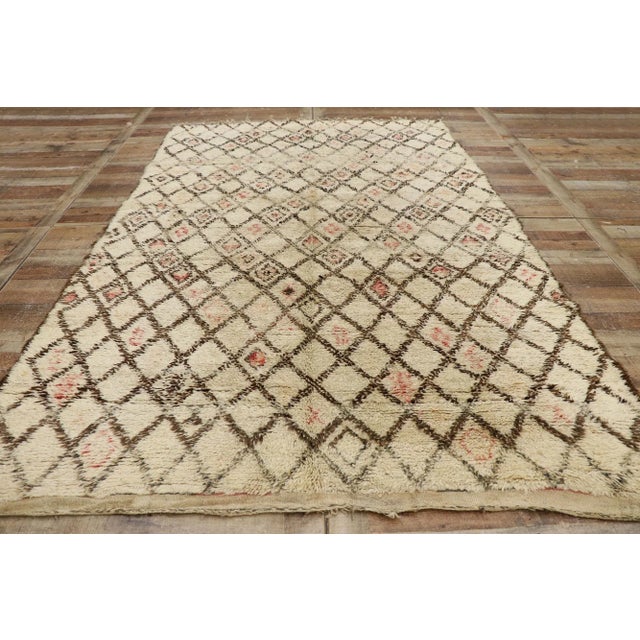 Textile Vintage Moroccan Beni Ourain Moroccan Rug, 06'01 X 09'03 For Sale - Image 7 of 10