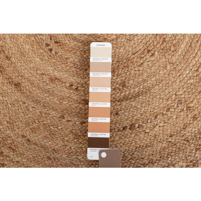 White Round Jute Scallop Rug - 6 Ft. For Sale - Image 6 of 10