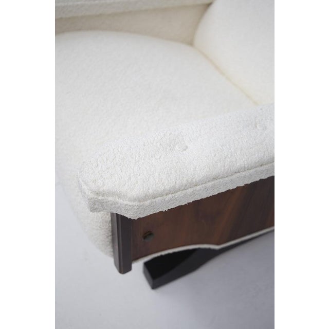 Set of Vintage Italian Walnut Wood and Boucle Armchairs, 1960 For Sale - Image 6 of 13