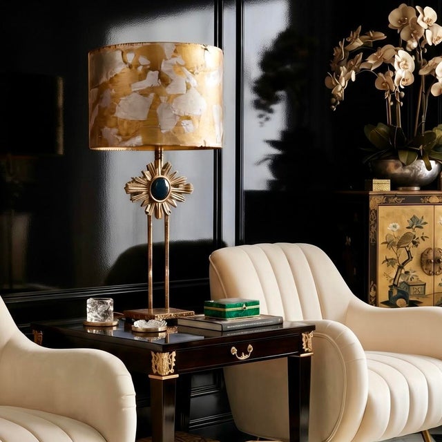 At Turtle & Crane, we turn the past into stunning décor for today, and this late 20th century Hollywood Regency table lamp...