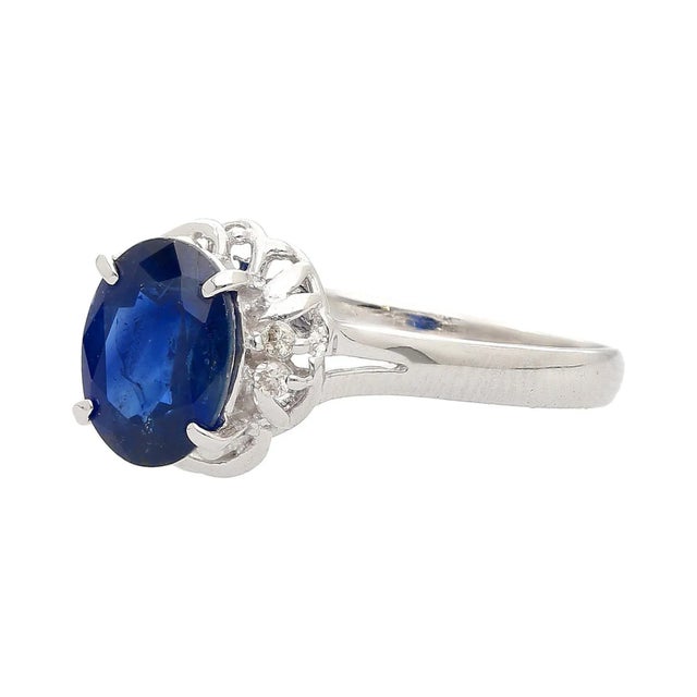 1.66 Carat Oval Blue Sapphire and Diamond Platinum Dainty Ring For Sale In Miami - Image 6 of 6