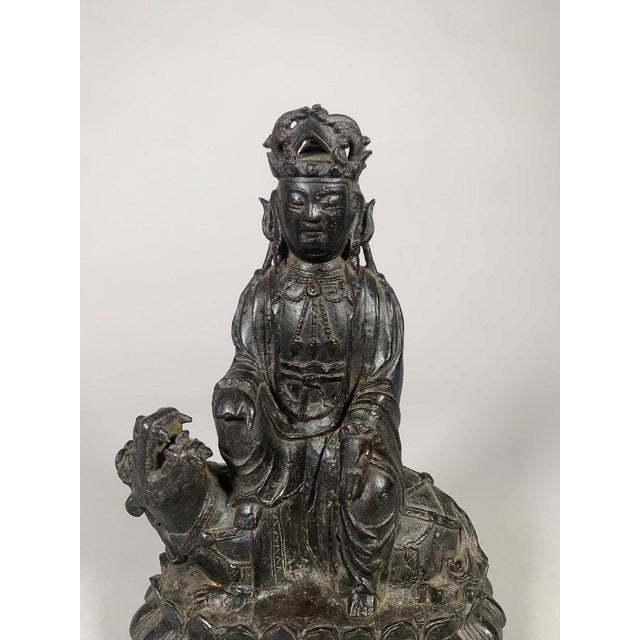 Sculpture of a Guanyin Bodhisattva, Ming Dynasty (1368-1644), China, 15th-16th Century For Sale - Image 11 of 11