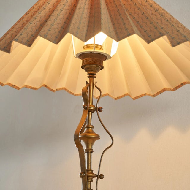 Metal Art Nouveau Table Lamp in Patinated Brass with Plissé Shade, 1930s For Sale - Image 7 of 9
