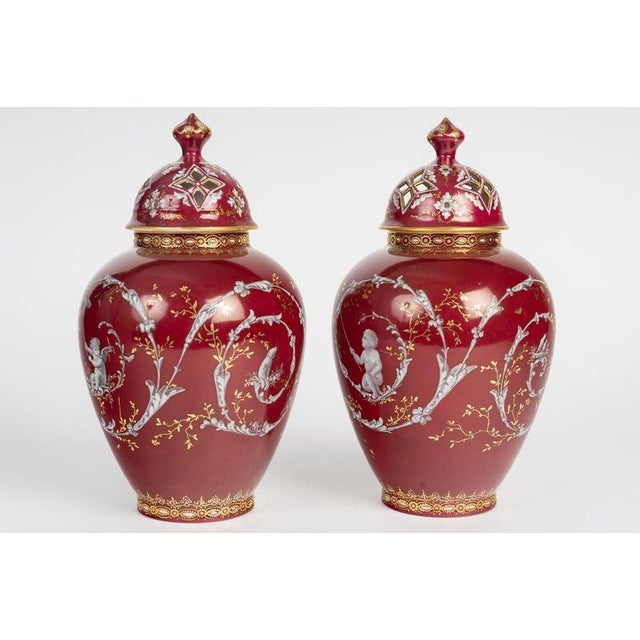 Napoleon III Lidded Vases in Painted Porcelain, 19th Century, Set of 2 For Sale - Image 3 of 11