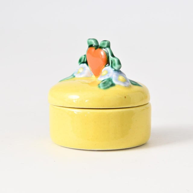 Small Yellow Ceramic Heart Box by Rudolf Podany for KWK Keramos, 1920s For Sale - Image 4 of 10