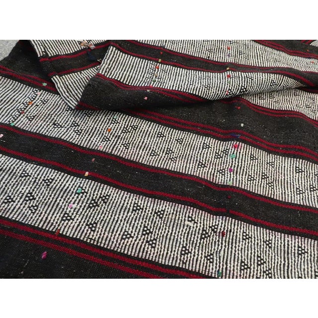Black Galerie Shabab Collection Mid-20th Century Handmade Turkish Flatweave Kilim Accent Rug For Sale - Image 8 of 8