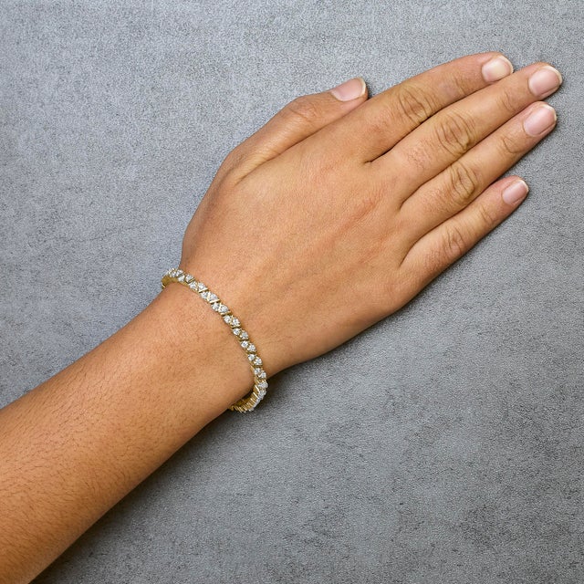 Haus of Brilliance 14K Yellow Gold 4.00 Cttw Diamond Triangle Link Tennis Bracelet (H-I Color, I1-I2 Clarity) - 7" Inches For Sale - Image 4 of 5
