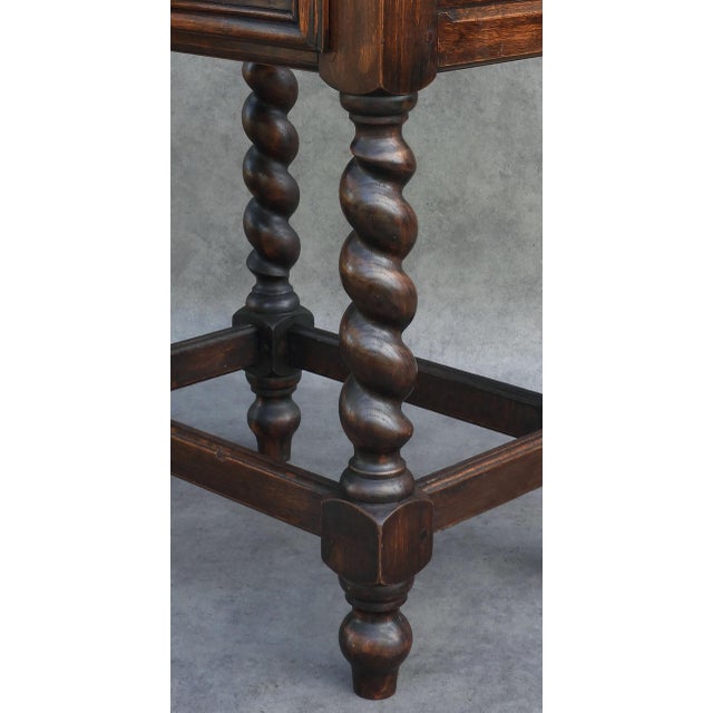 Early 20th Century Louis XIII French Oak Bedside Cabinets with Barley-Twist Legs, 1930, Set of 2 For Sale - Image 11 of 12