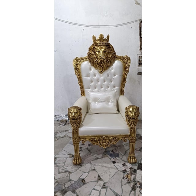 White 1960s Royal Lion Throne Chair with Matching Lion Scepter-pearl white For Sale - Image 8 of 8