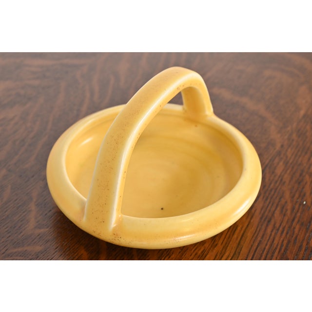 1920s Rookwood Pottery Arts & Crafts Glazed Ceramic Yellow Handled Bowl or Ashtray, 1922 For Sale - Image 5 of 11
