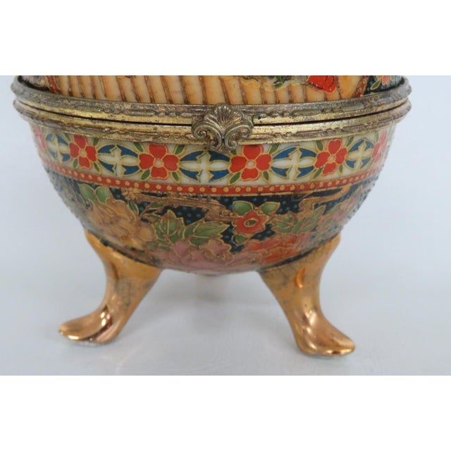 Jaymee Collection Paris Gilt Hand Painted Egg Box Mid Century Geisha Motif 5060b For Sale - Image 11 of 15