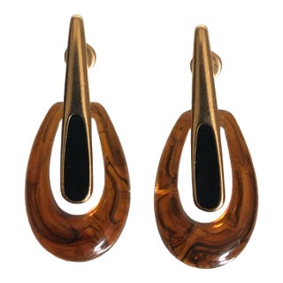 1980s Trifari Faux Tortoise Lucite Gold Abstract Dangle Earrings, A Pair For Sale