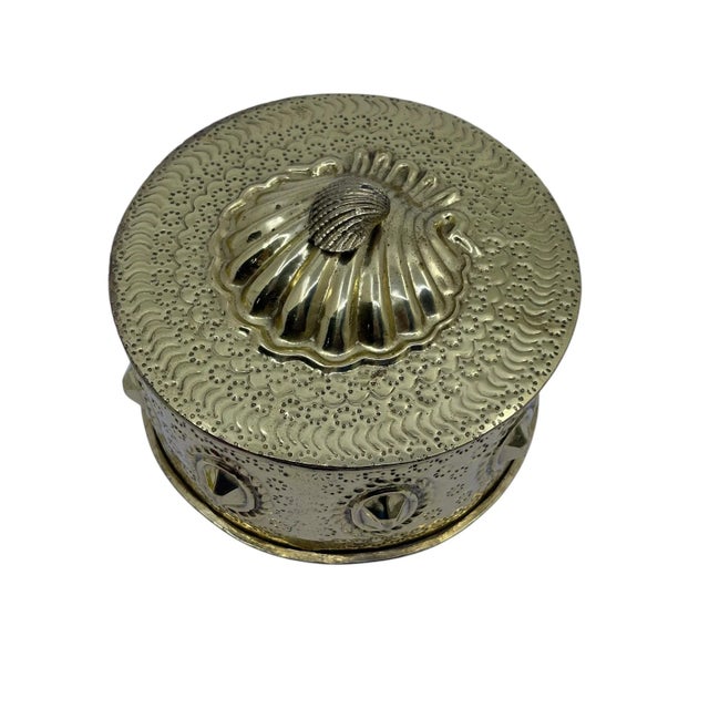 Vintage Brass Shell Designed Trinket/ Jewelry Box For Sale In New York - Image 6 of 9