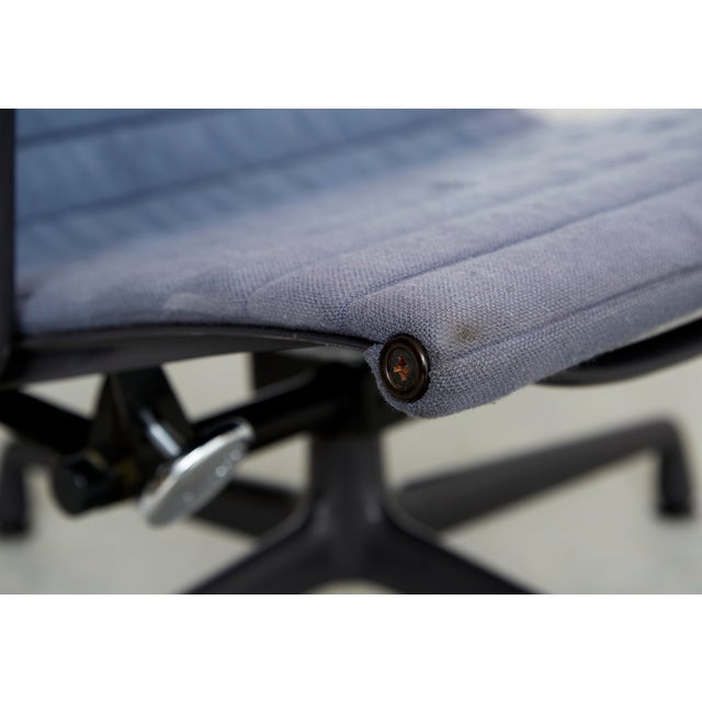 EA124 Chair and EA125 Ottoman by Charles & Ray Eames for Vitra/Herman Miller, 1980s, Set of 2 For Sale - Image 12 of 18
