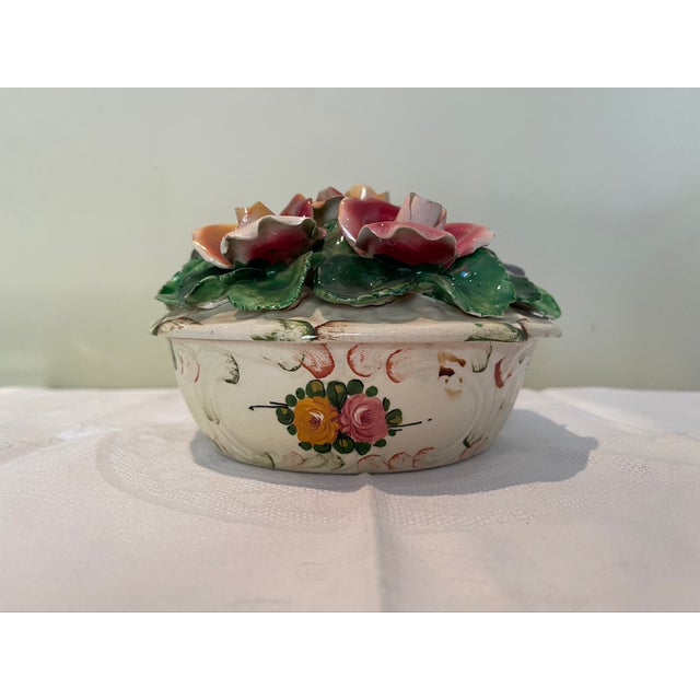 1950s Mid-Century Italian Majolica Capodimonte Style Hand-Painted Floral Trinket Dish For Sale - Image 5 of 12