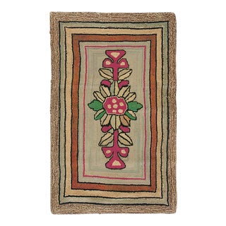 1930s American Hooked Rug ( 2'6" X 3'9"- 76.2 Cm X 114.3 Cm ) For Sale