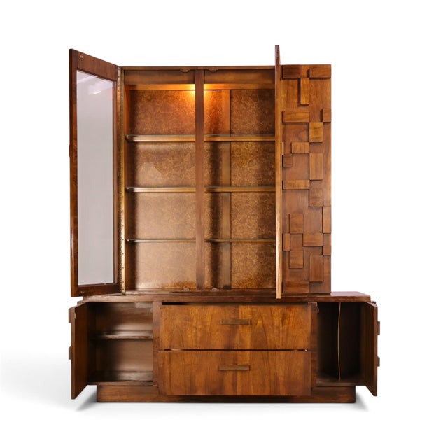 1970s Lane Staccato Vintage Two Piece Mid Century Modern China Cabinet Buffet and Hutch C. 1970s For Sale - Image 5 of 15