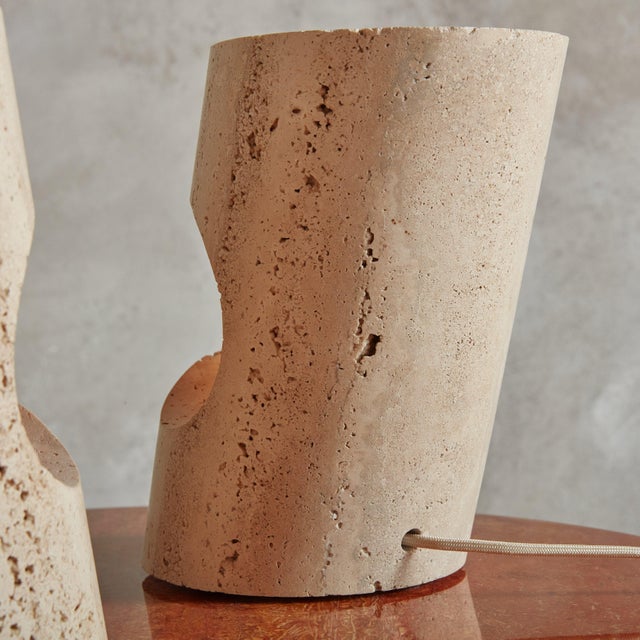 Modern Travertine Table Lamp by Giuliano Cesari for Nucleo, Italy 1971 For Sale - Image 3 of 12