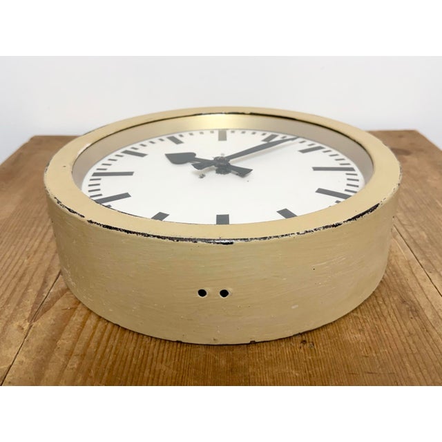 Beige Vintage Industrial Factory Wall Clock from Siemens, 1950s For Sale - Image 8 of 18