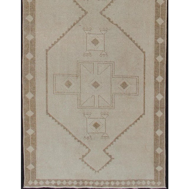 Tribal Vintage Oushak Turkish Runner With Geometric Medallions in Tan and Light Brown For Sale - Image 3 of 13