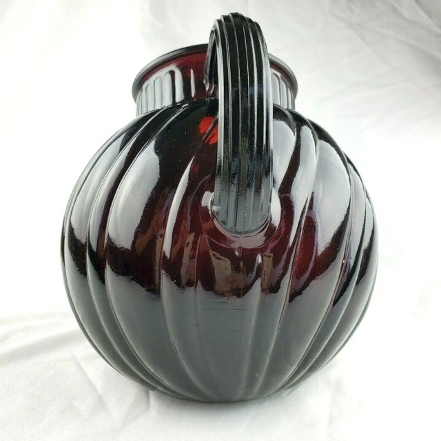 Art Deco Mid-Century Anchor Hocking Royal Ruby Swirl Tilted Ball Pitcher For Sale - Image 3 of 7