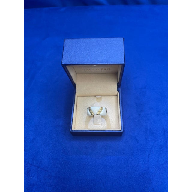 Diamond White Beige Cream Ivory Enamel Eternity Band Unique 18k Yellow Gold Ring, Size 7.5 For Sale - Image 10 of 18