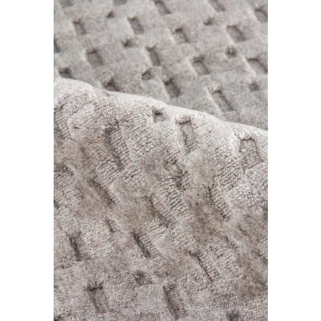 2020s Exquisite Rugs Rothwell Hand Loom Bamboo Silk & Cotton Light Gray - 10'x14' For Sale - Image 5 of 9