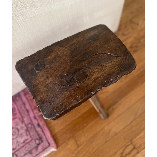 Early 19th Century Early 19th Century Antique English Oak and Chestnut Milking Stool For Sale - Image 5 of 8